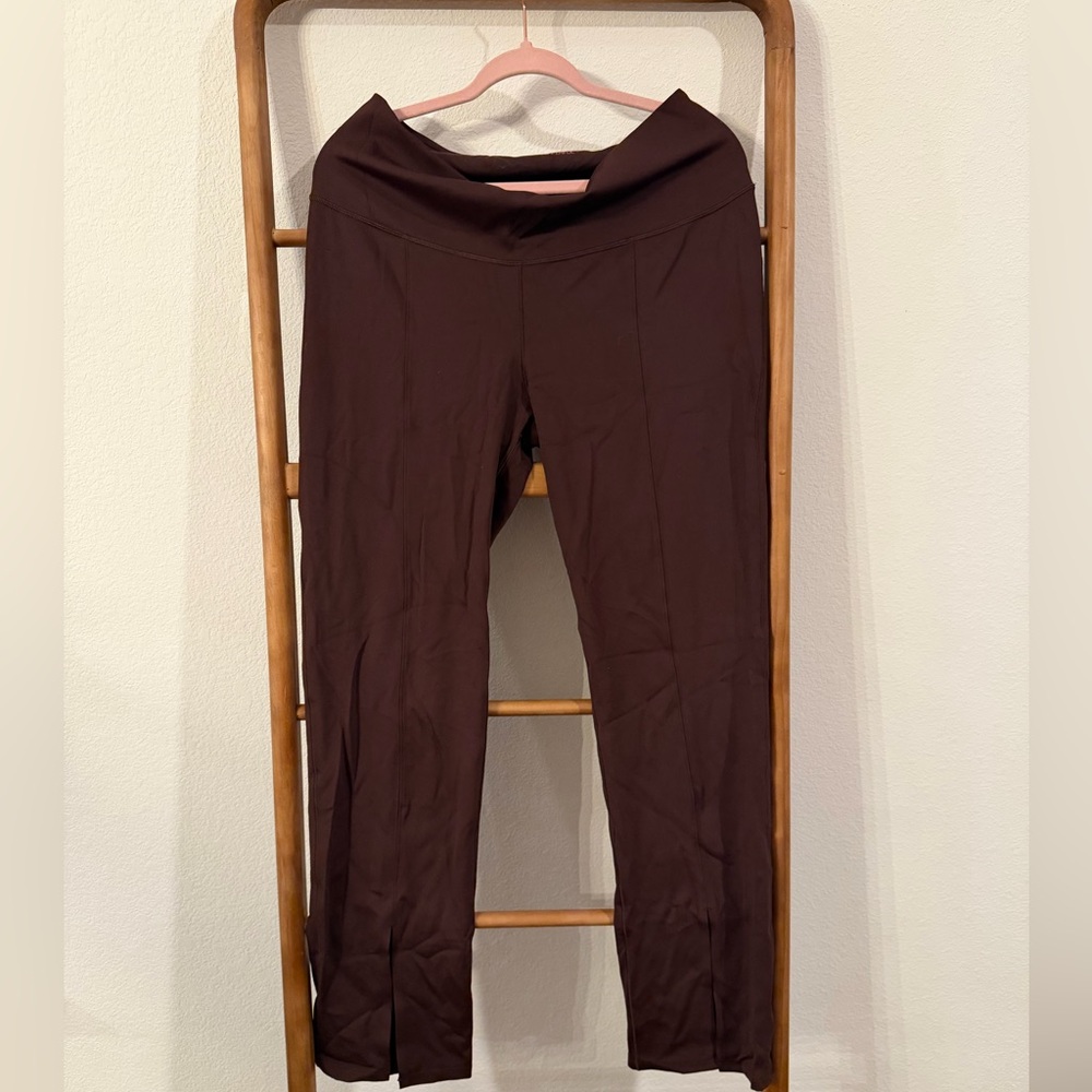 CALIA by Carrie Underwood Women's Dark Brown Split Seam Yoga Pants